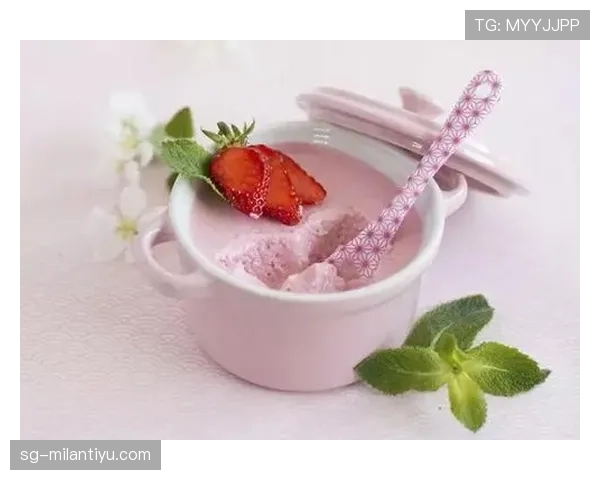杨力维家的冰箱里塞满蛋白粉，连饮料都按克算